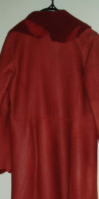 Collar Back is Natural Edge