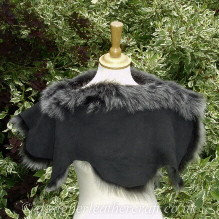 Reverse of Black Brisa Toscana Shearling Shoulder Shrug Sg1